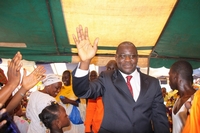 Abobo / Reconciliation : Le maire Meité Lassana fait don d’un bâtiment aux populations